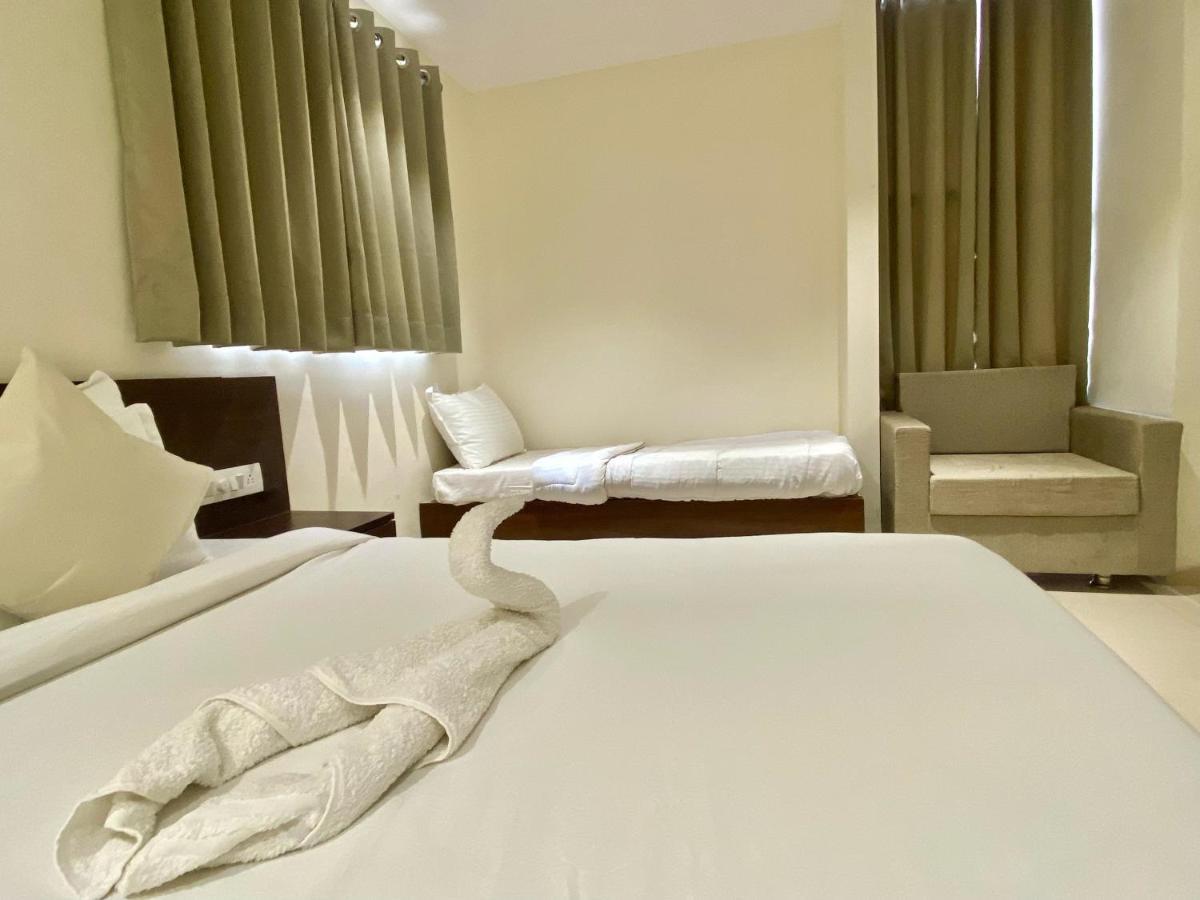 Hotel Vrindavan Palace Indore Exterior photo