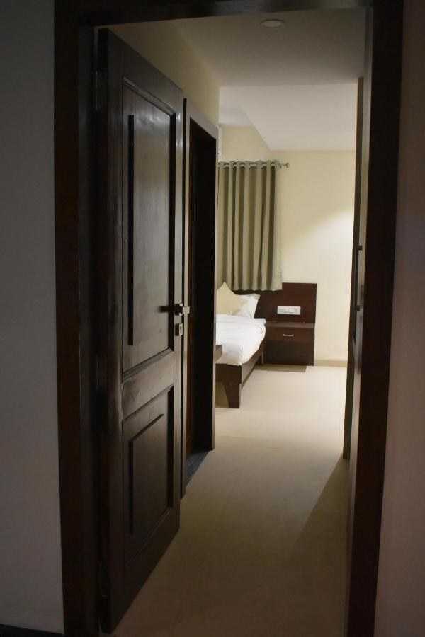 Hotel Vrindavan Palace Indore Exterior photo